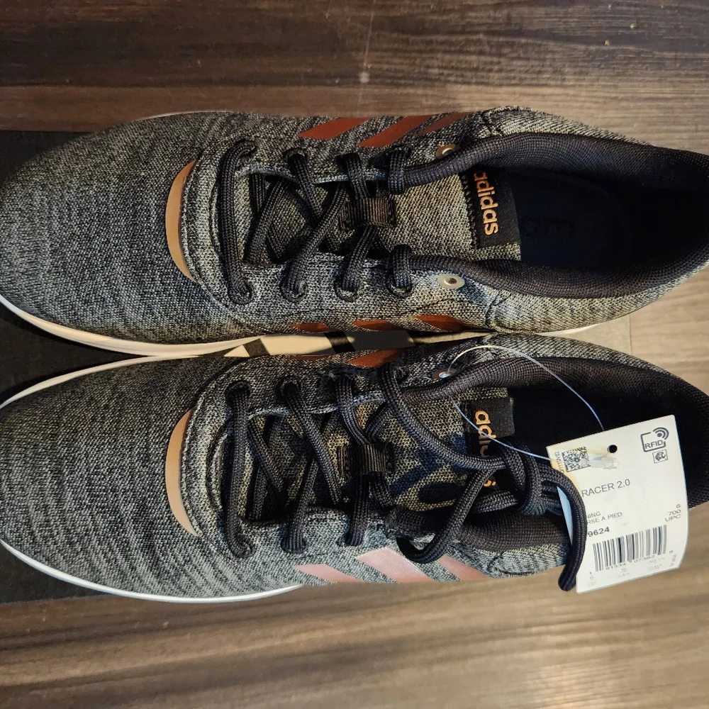 NWT Women's Adidas QT Racer 2.0 size 7.5 - Picture 2 of 6